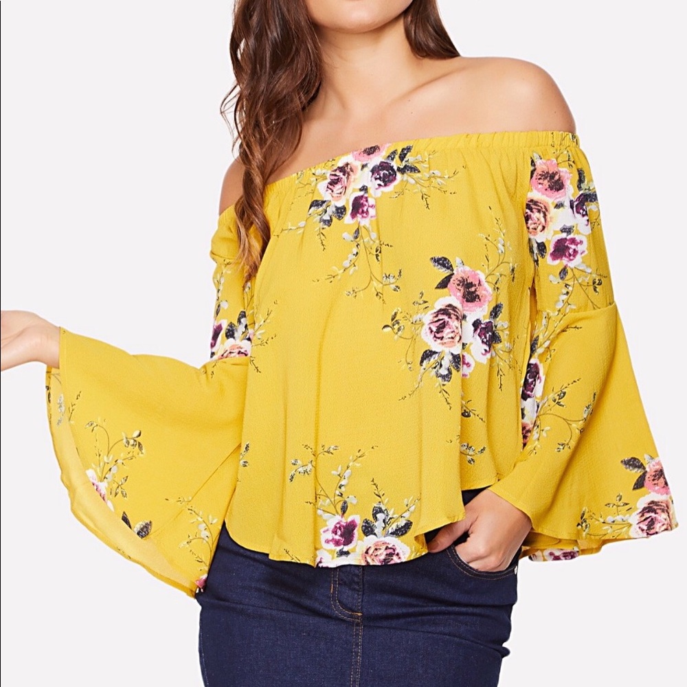 SALE⚡️Yellow Floral OffShoulder Bell Slve Top NWT